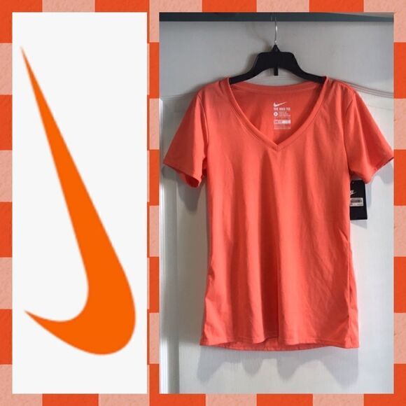 NWT MSRP $55 NWT Nike Tee Orange Women's Size Small - Picture 1 of 9